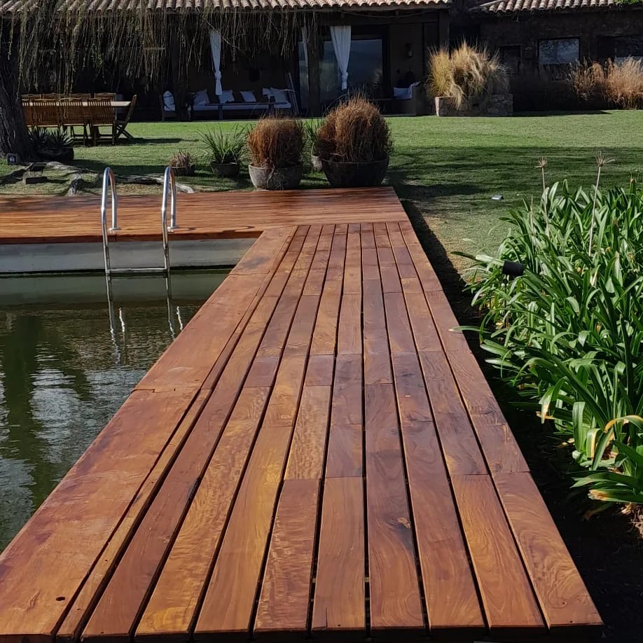 Pisos Deck