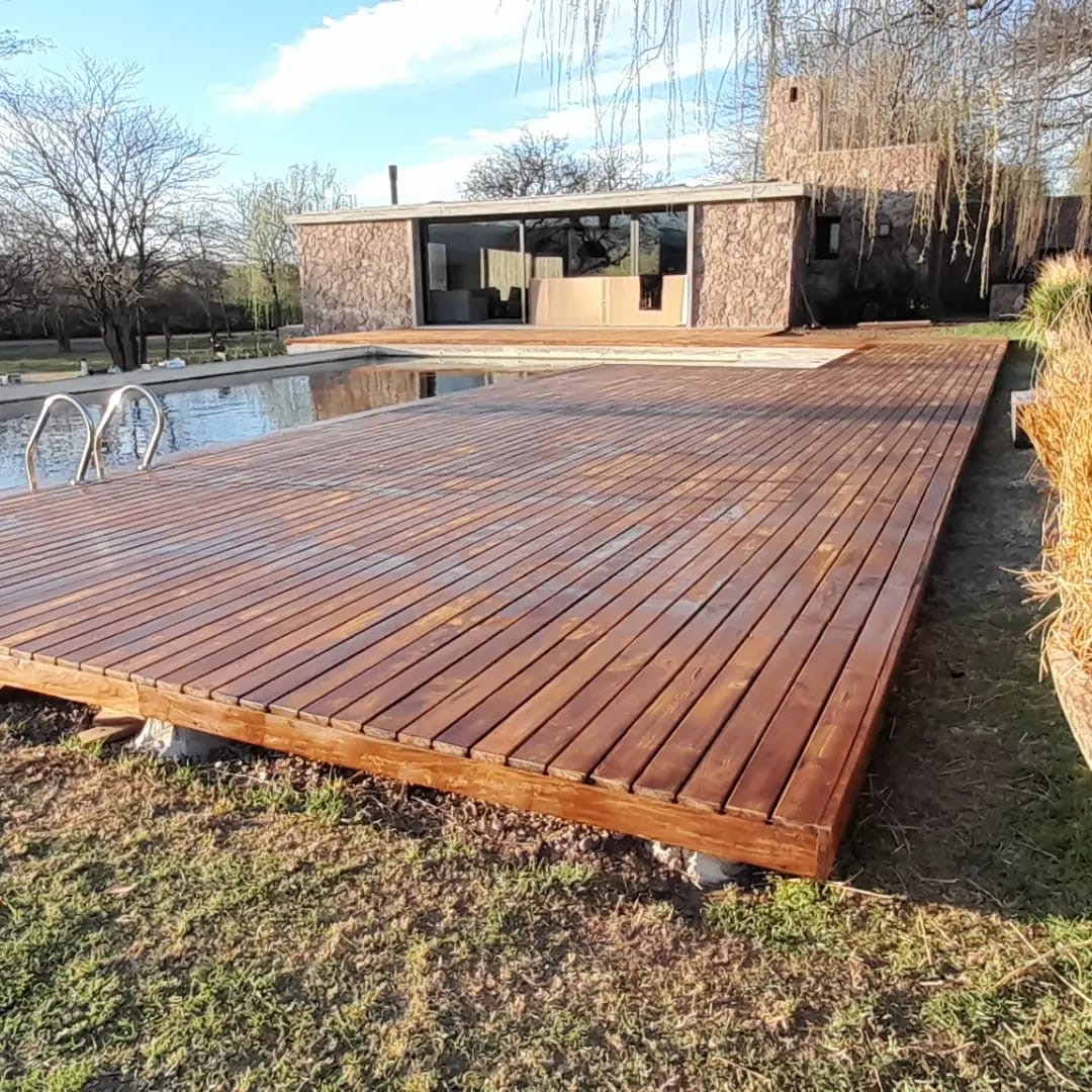 Pisos Deck