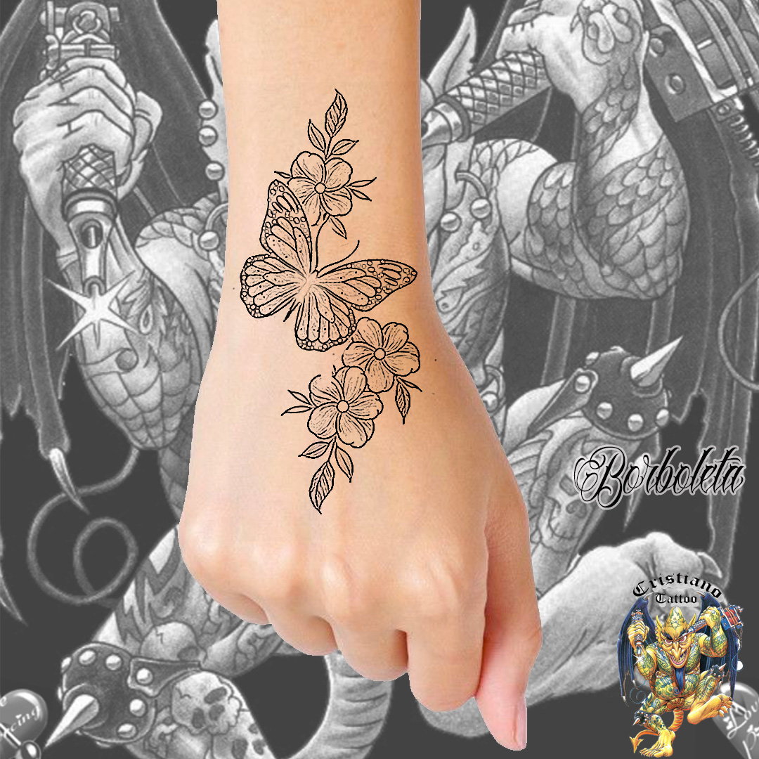 Tatuagem de Borboleta e Flores