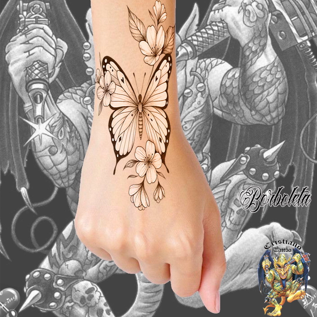 Tatuagem de borboleta de asa aberta