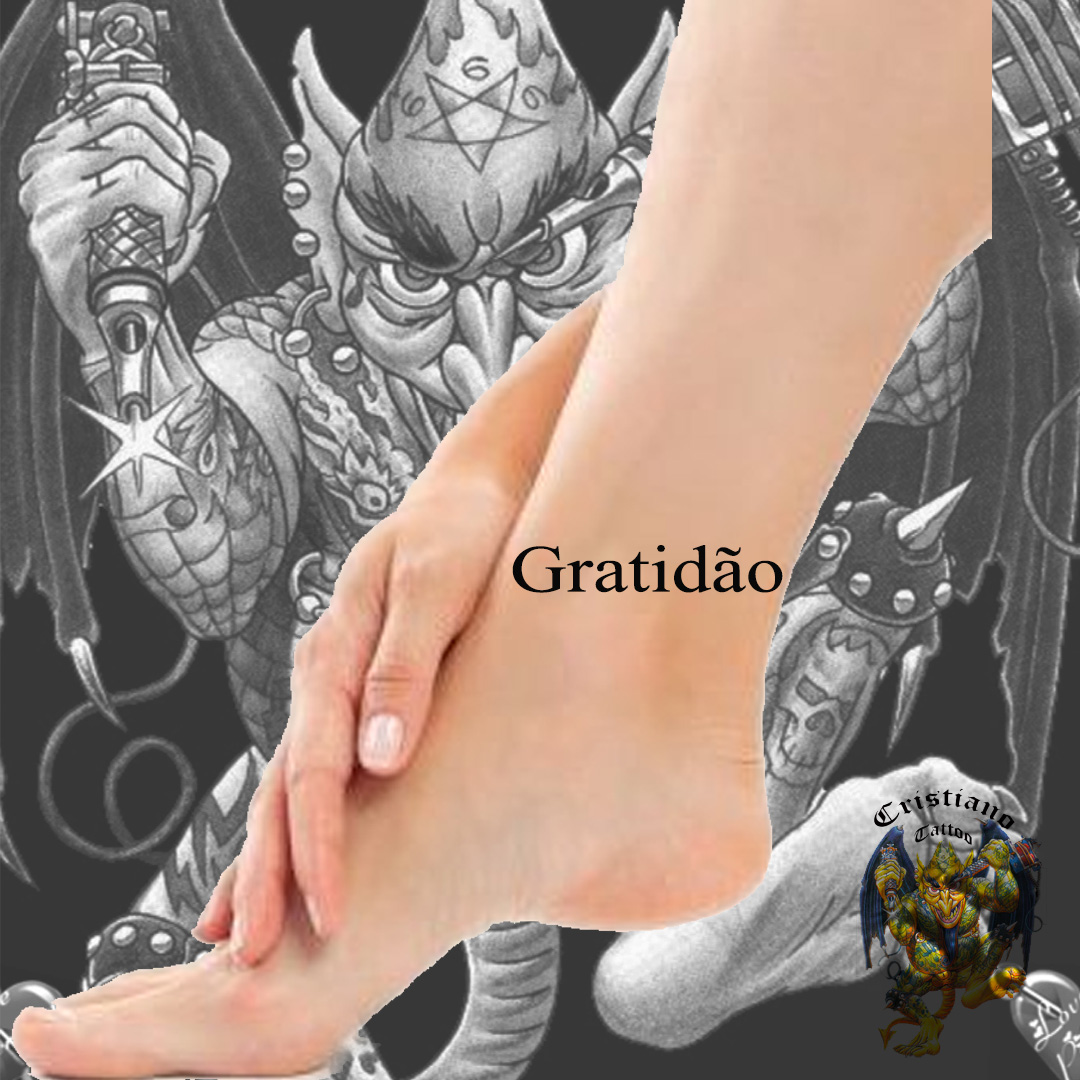 Tatuagem  Escrita "Gratidão"
