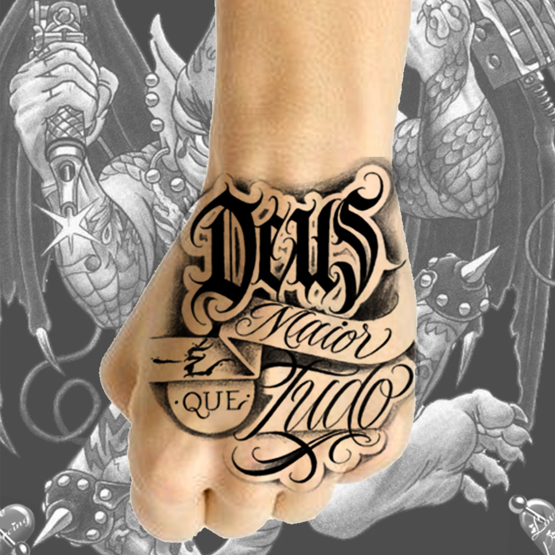 Tatuagem - Escrita - Deus e maior que tudo