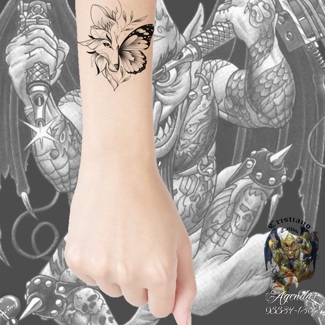 Tatuagem Metade Raposa e Metade Borboleta