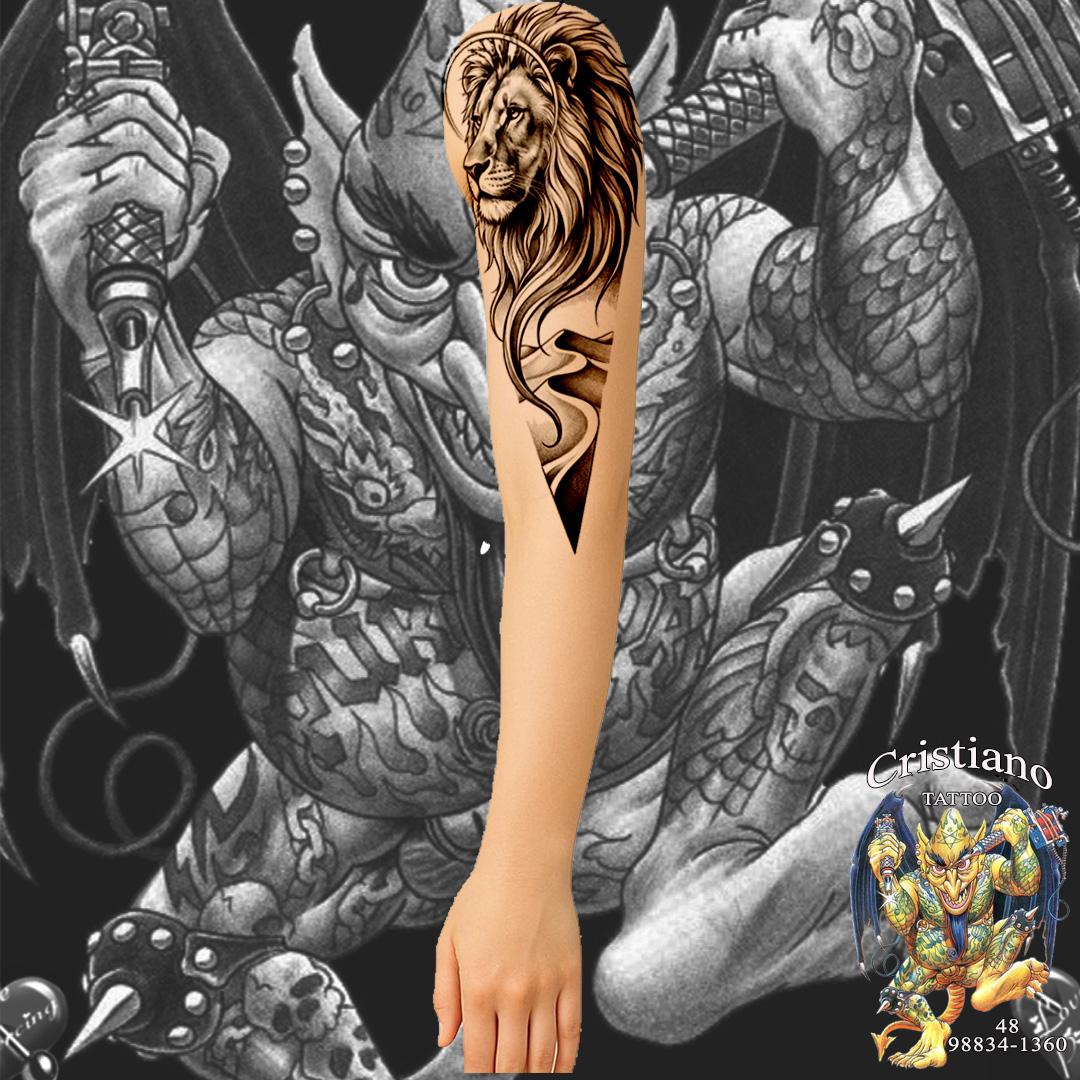 Tatuagem Retrato de Leõe sobre areia deserto