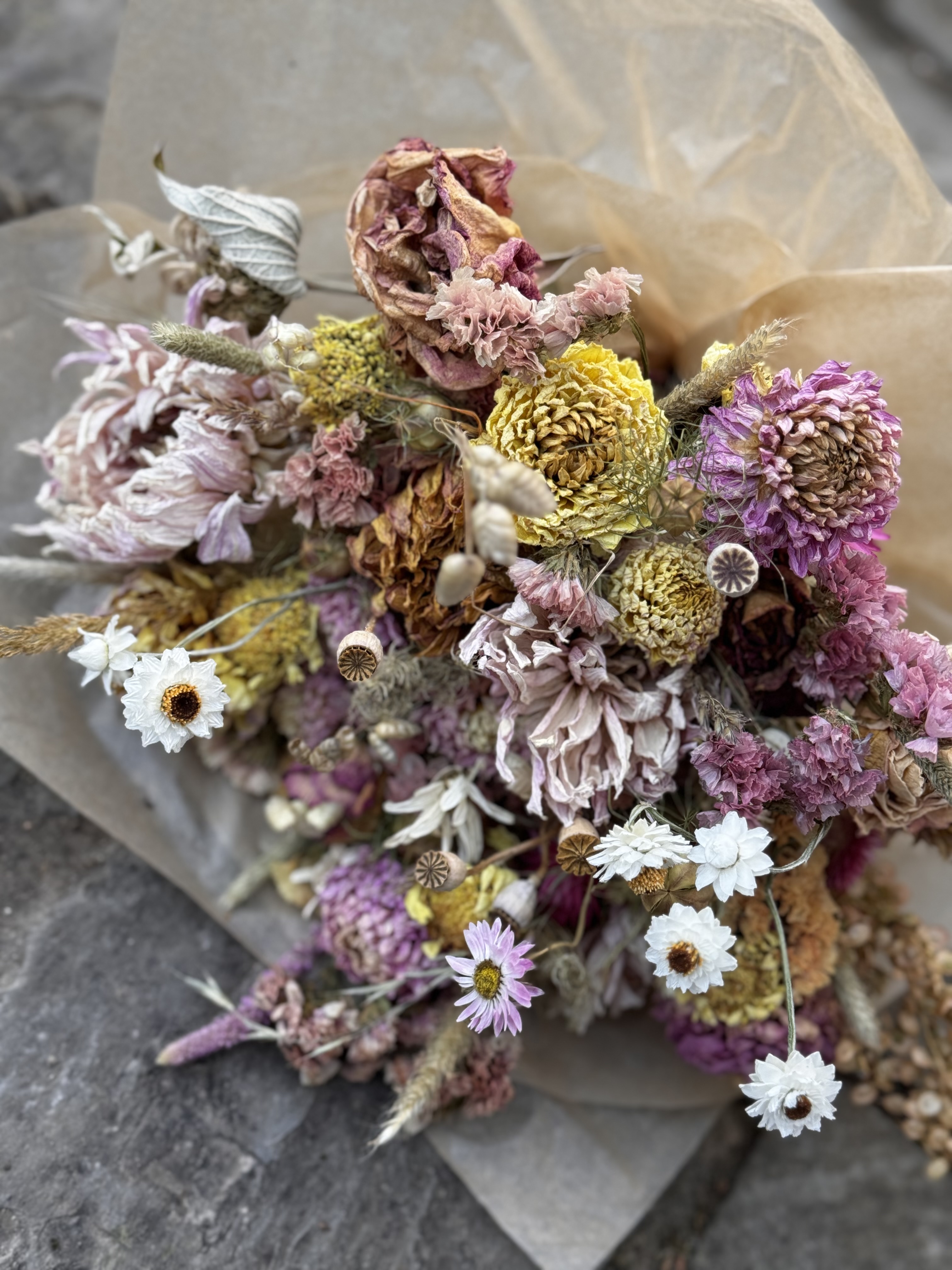 Dried flower bouquet