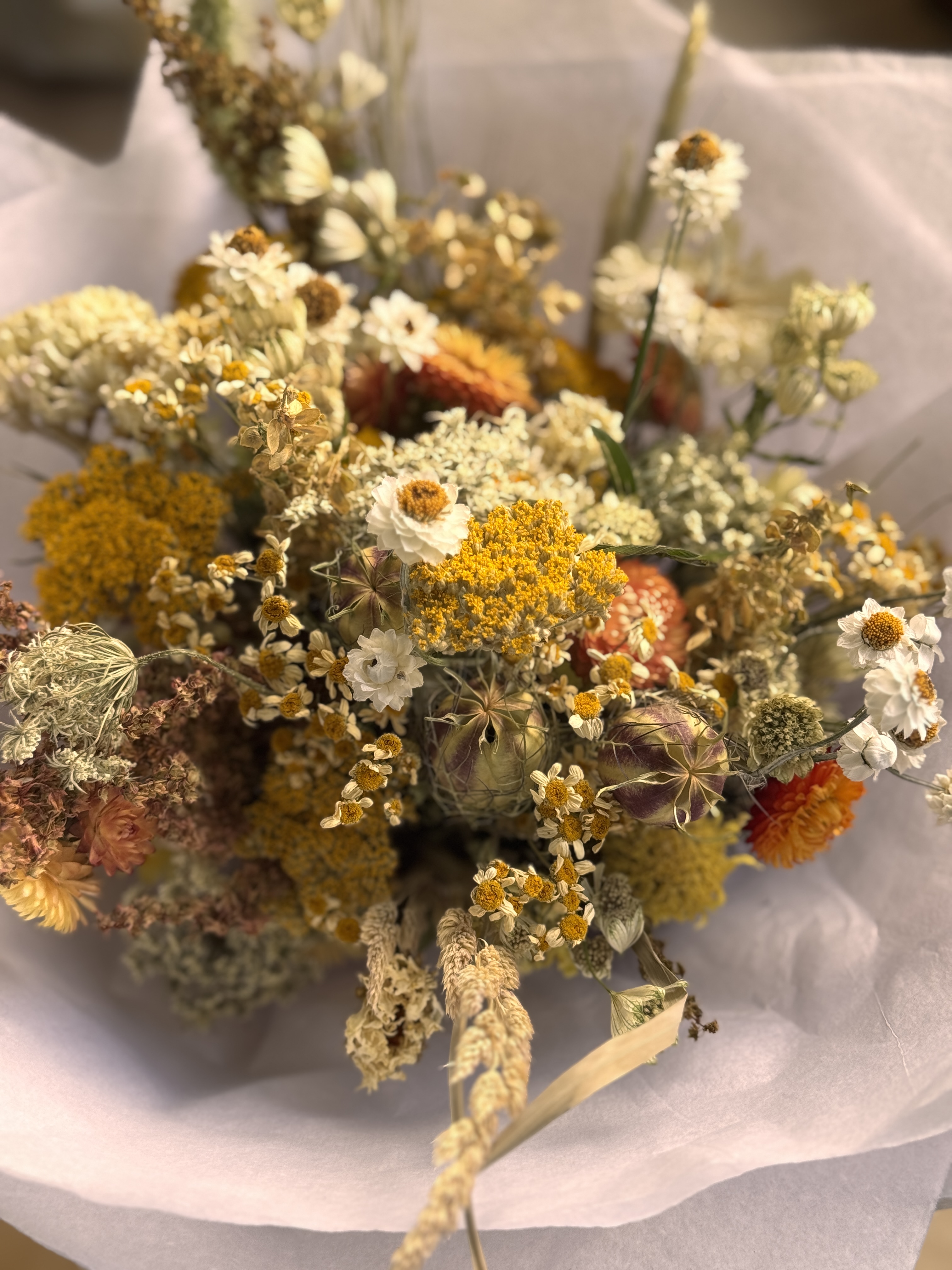 Dried flower bouquet