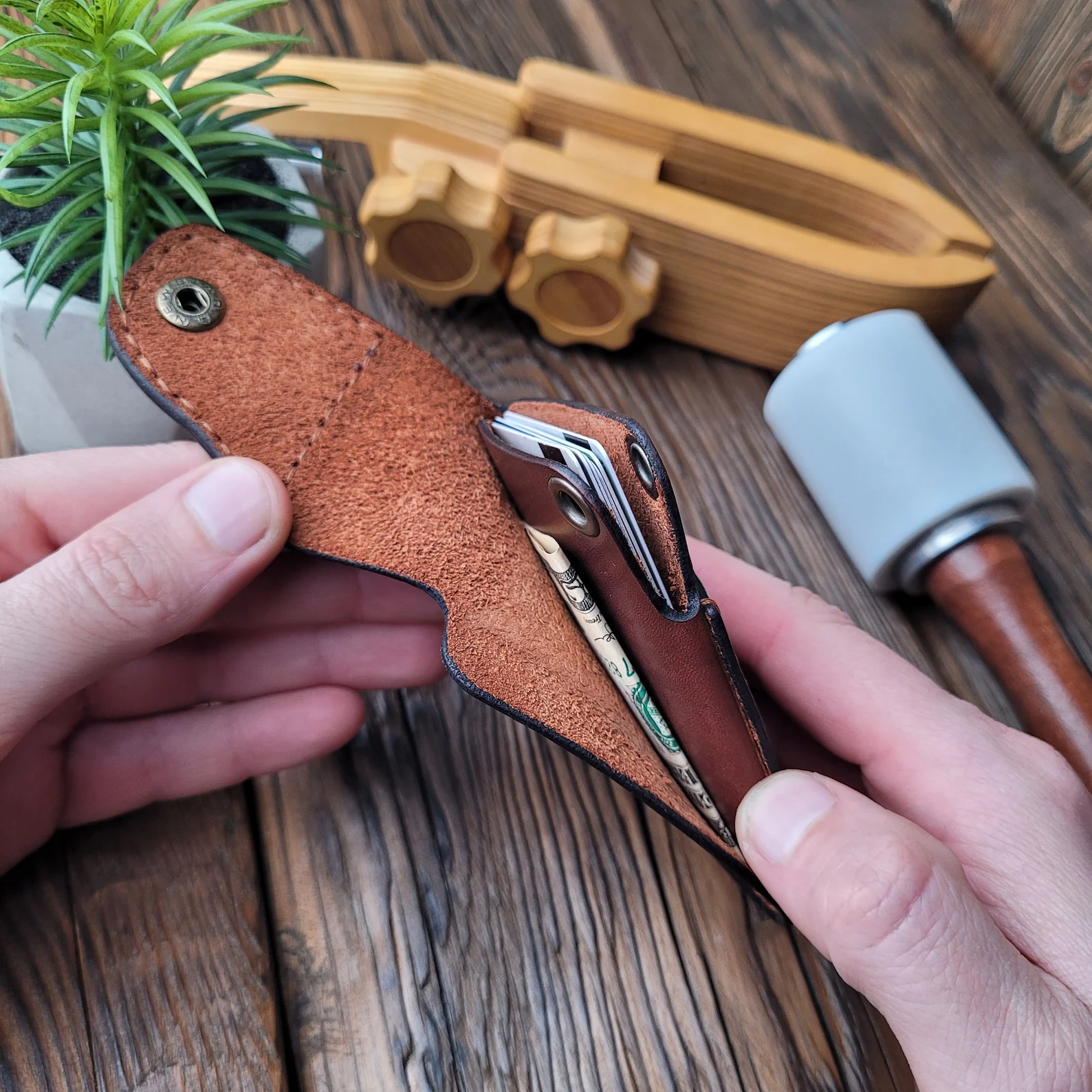 Lucky Toronto Minimalist Credit Card Holder, Handmade Genuine leather cardholder