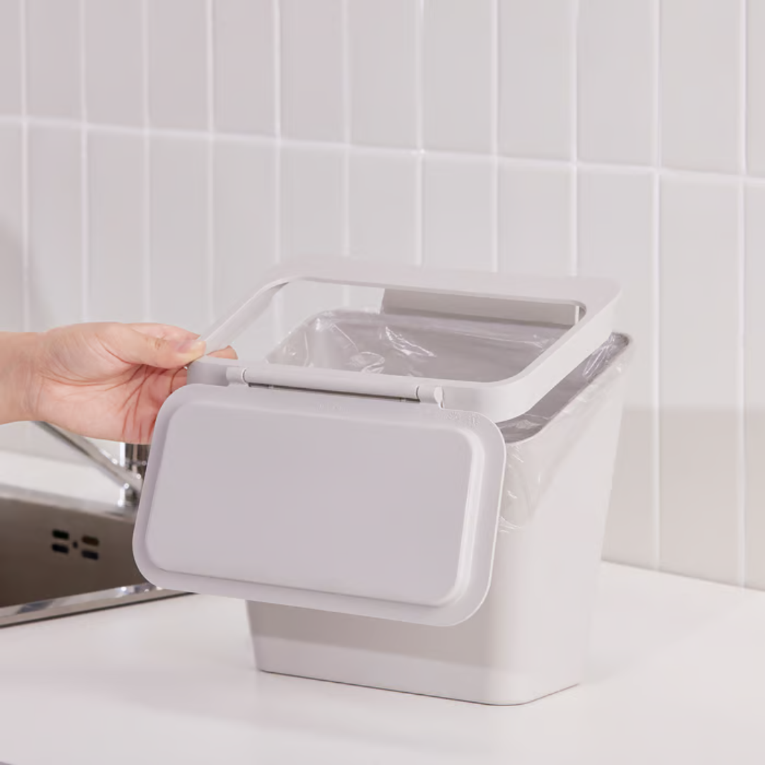 Caneca de basura colgante