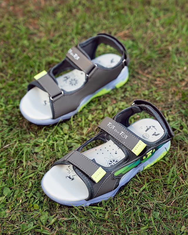 Kids' Outdoor Sandals