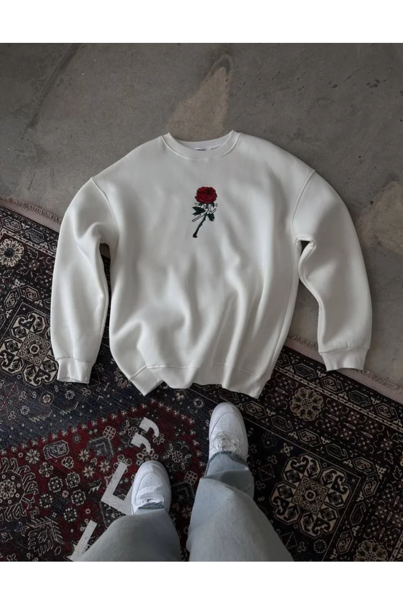 Beyaz güllü sweatshirt