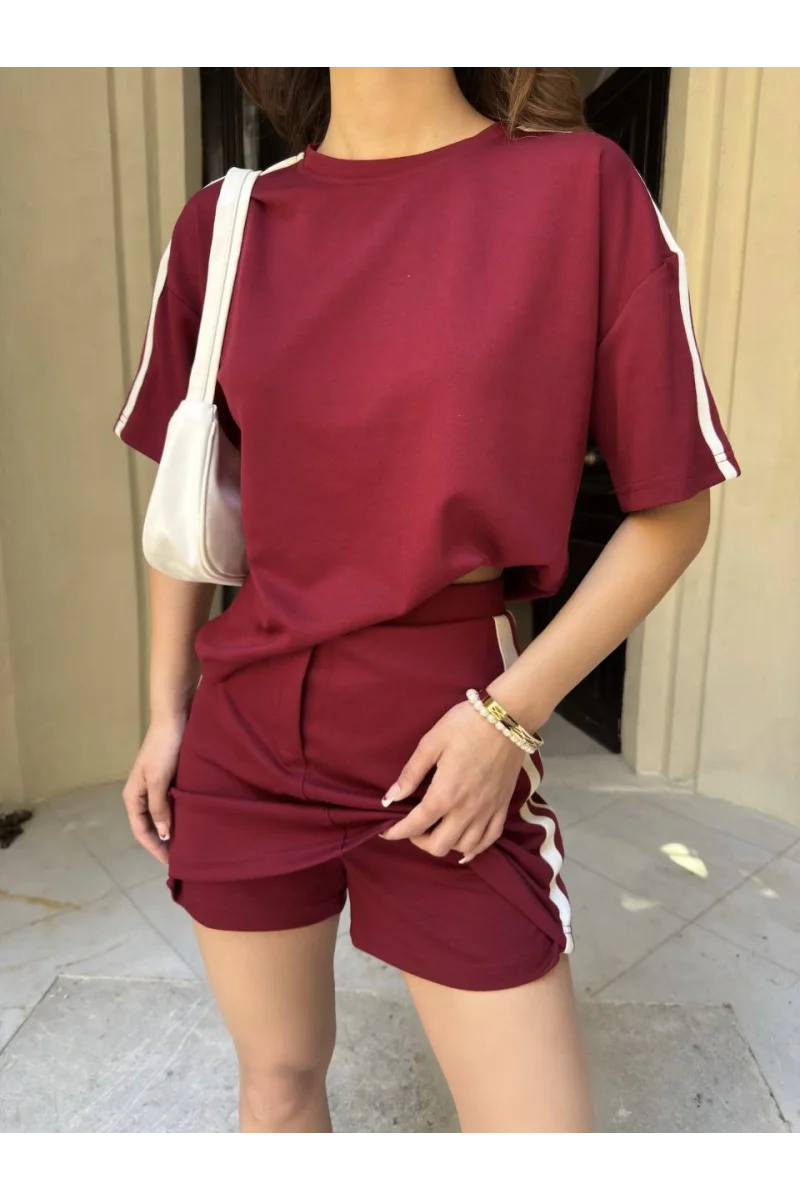Yumuşak dokulu Kumaş Kadın Parçalı Bisiklet Yaka T-shirt Mini Şortlu Etek İkili Takım -Bordo