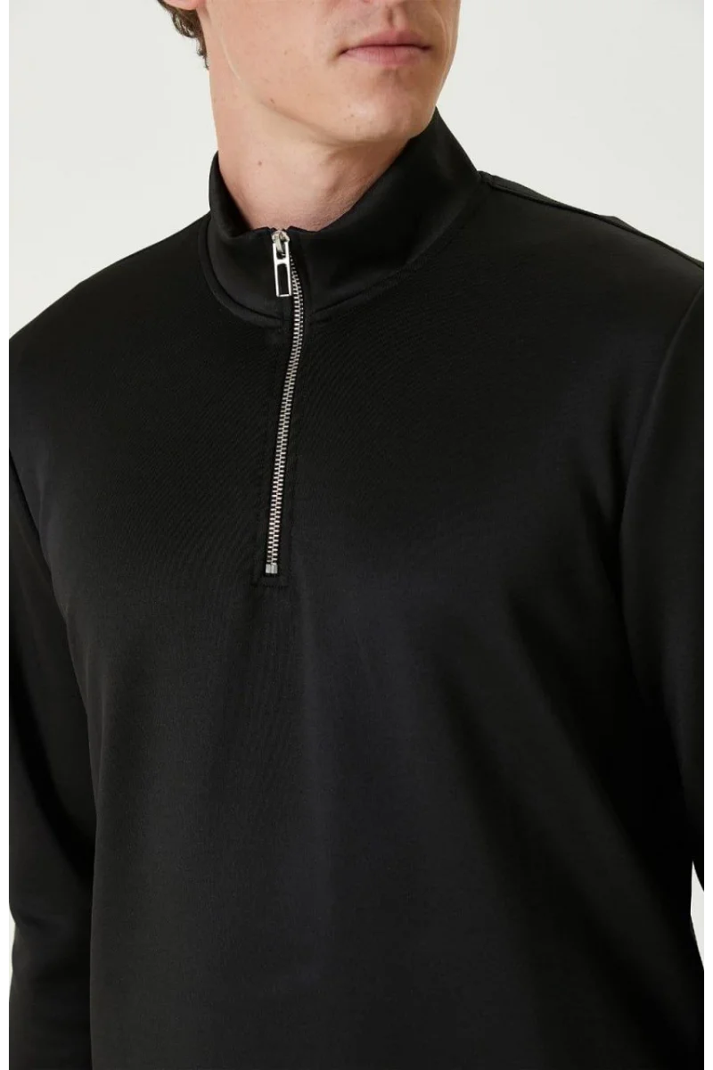 Siyah Fermuarlı Sweatshirt