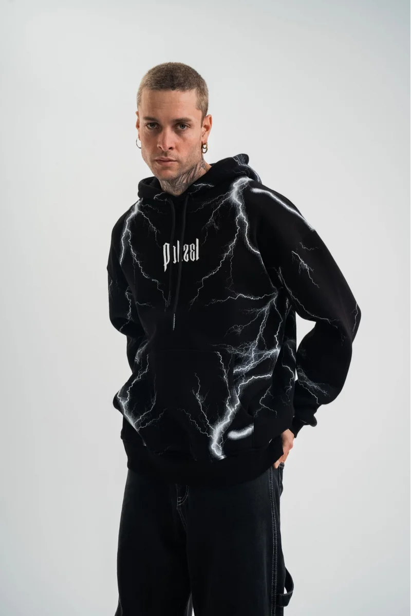 Şimşek Desenli Siyah Kapüşonlu Sweatshirt