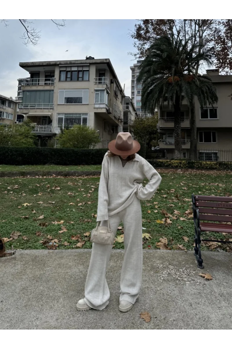 Yakalı Cizgi Detaylı Triko İkili Takım - Beyaz