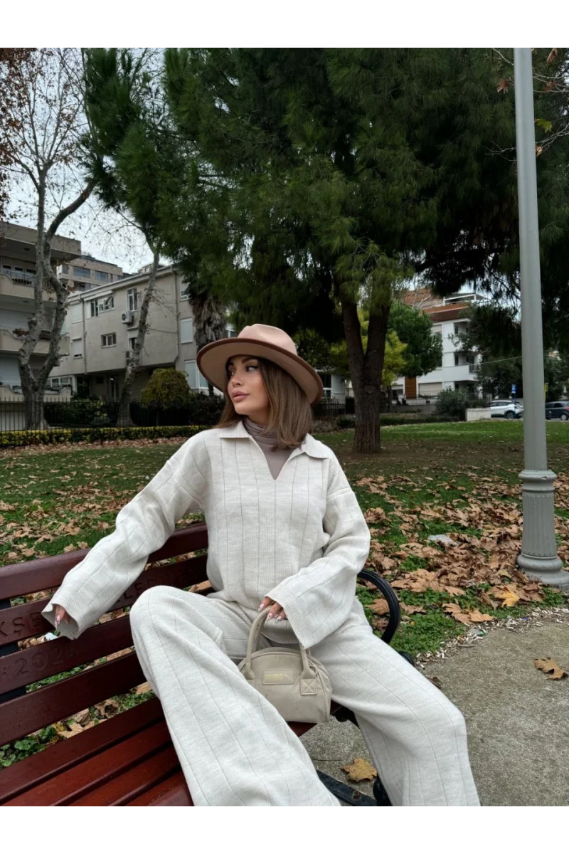 Yakalı Cizgi Detaylı Triko İkili Takım - Beyaz