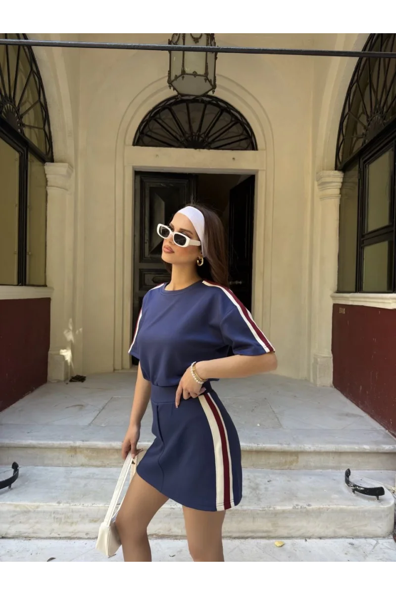 Yumuşak dokulu Kumaş Kadın Parçalı Bisiklet Yaka T-shirt Mini Şortlu Etek İkili Takım -Lacivert