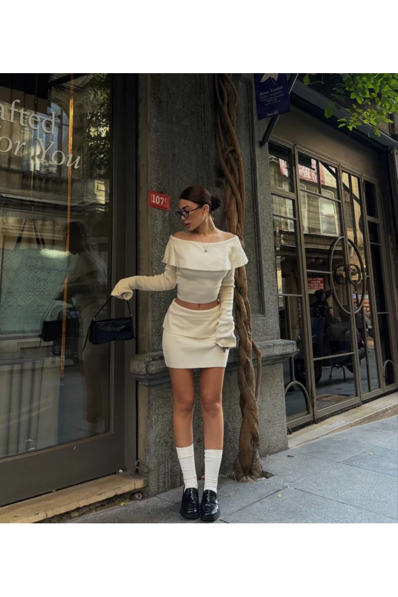 Straplez , Madonna , Carmen Yaka Croplu Mini Etekli ikili Takım Triko - Beyaz