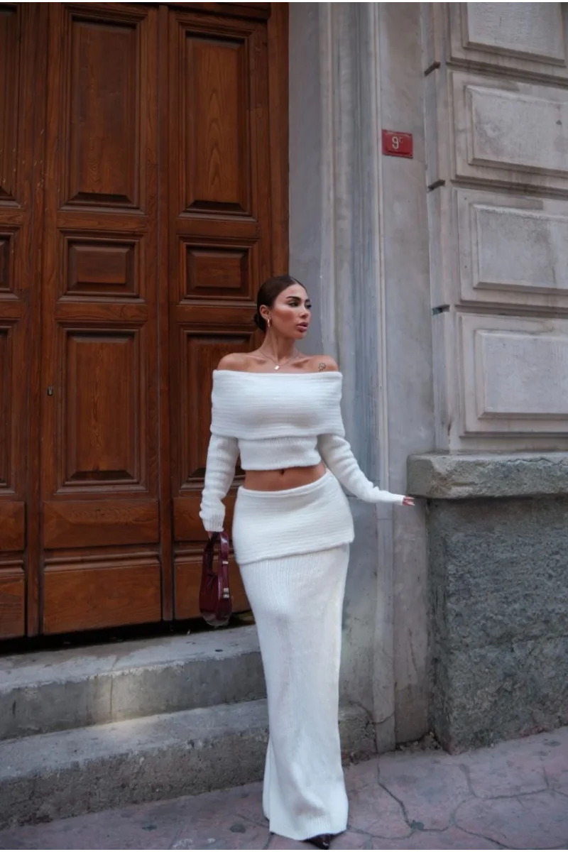 Straplez , Madonna , Carmen Yaka Croplu Uzun Etekli ikili Takım Triko - Beyaz