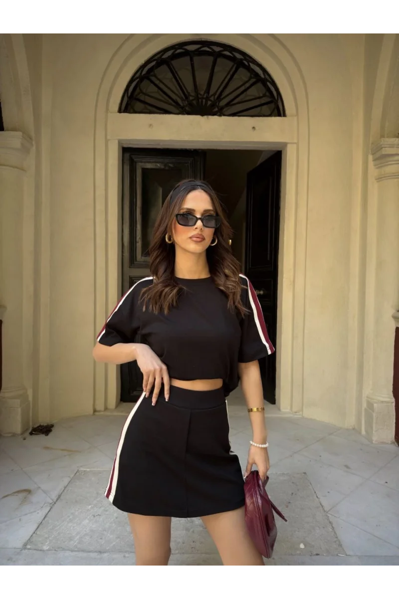 Yumuşak dokulu Kumaş Parçalı Bisiklet Yaka T-shirt Mini Şortlu Etek İkili Takım - Siyah