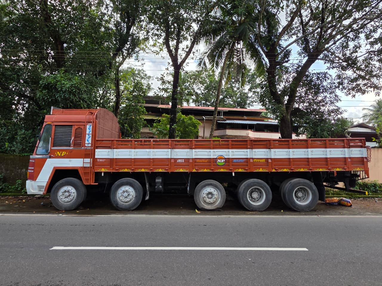 Tata 14 Wheel 2017 Model Used Truck