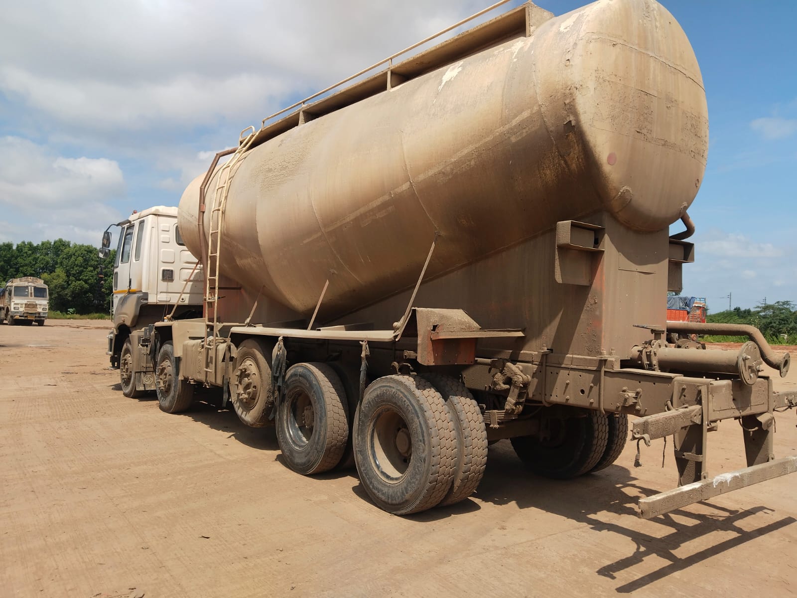 Leyland 14 Wheel Bulker 2022 & 21 Model Used Trucks 10 Numbers