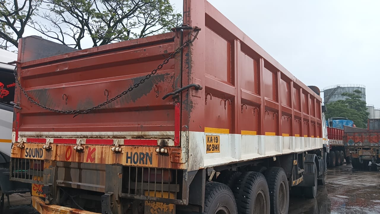 Tata Trailer 18 wheel 2019 - 31 Ton passing