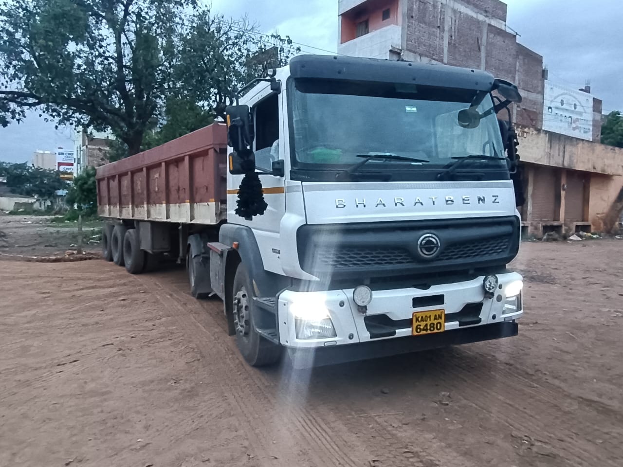 Bharat Benz 55 Ton Trailer 2023 Model Used Trucks