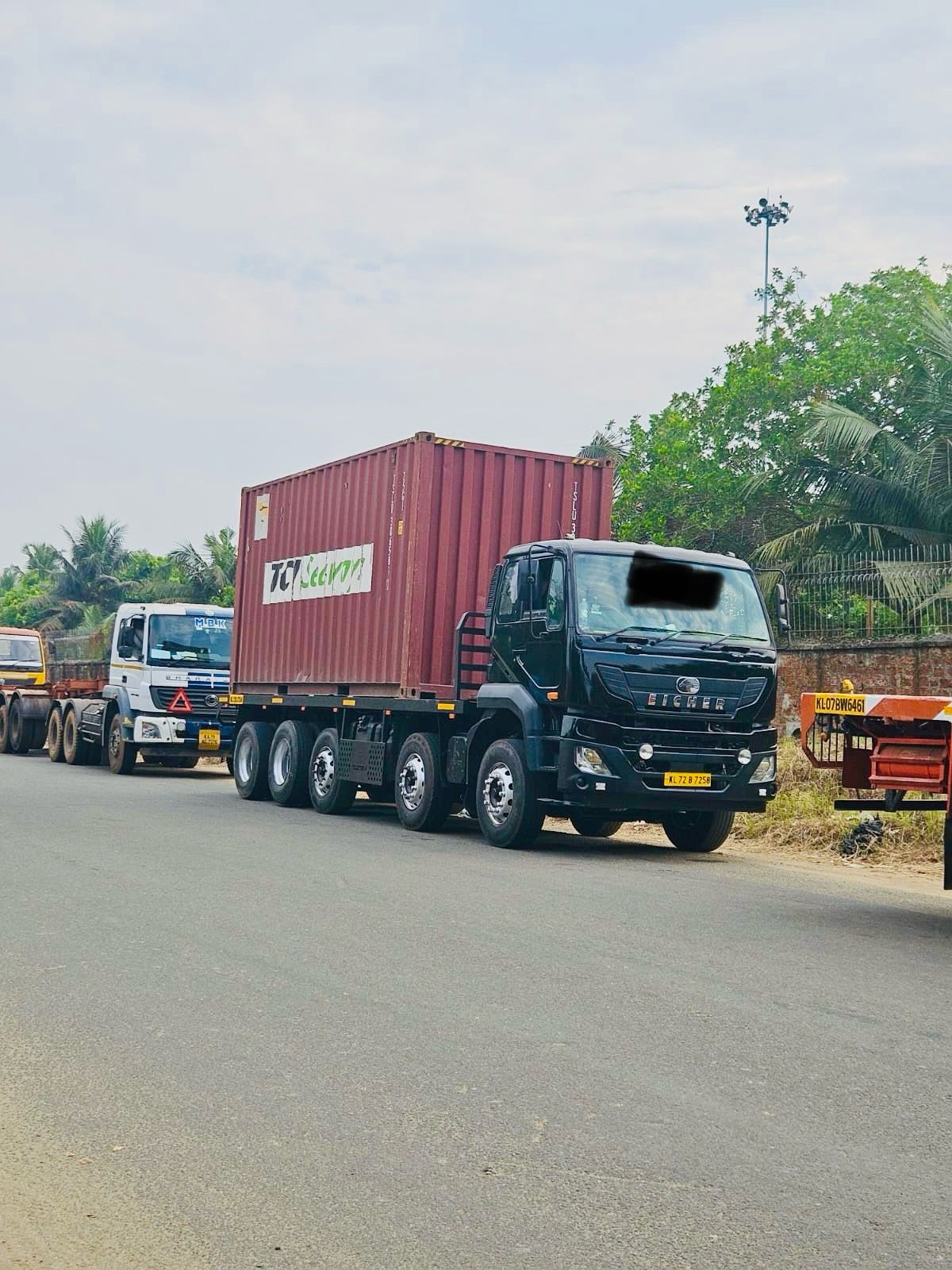 Eicher 14 Wheel Skeliton Body For Container Carry