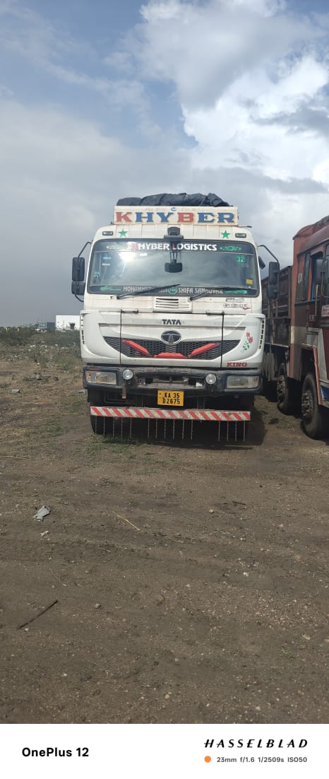 Tata Signa 16 Wheel 4825 Used Trucks 2022 Model 7 Numbers