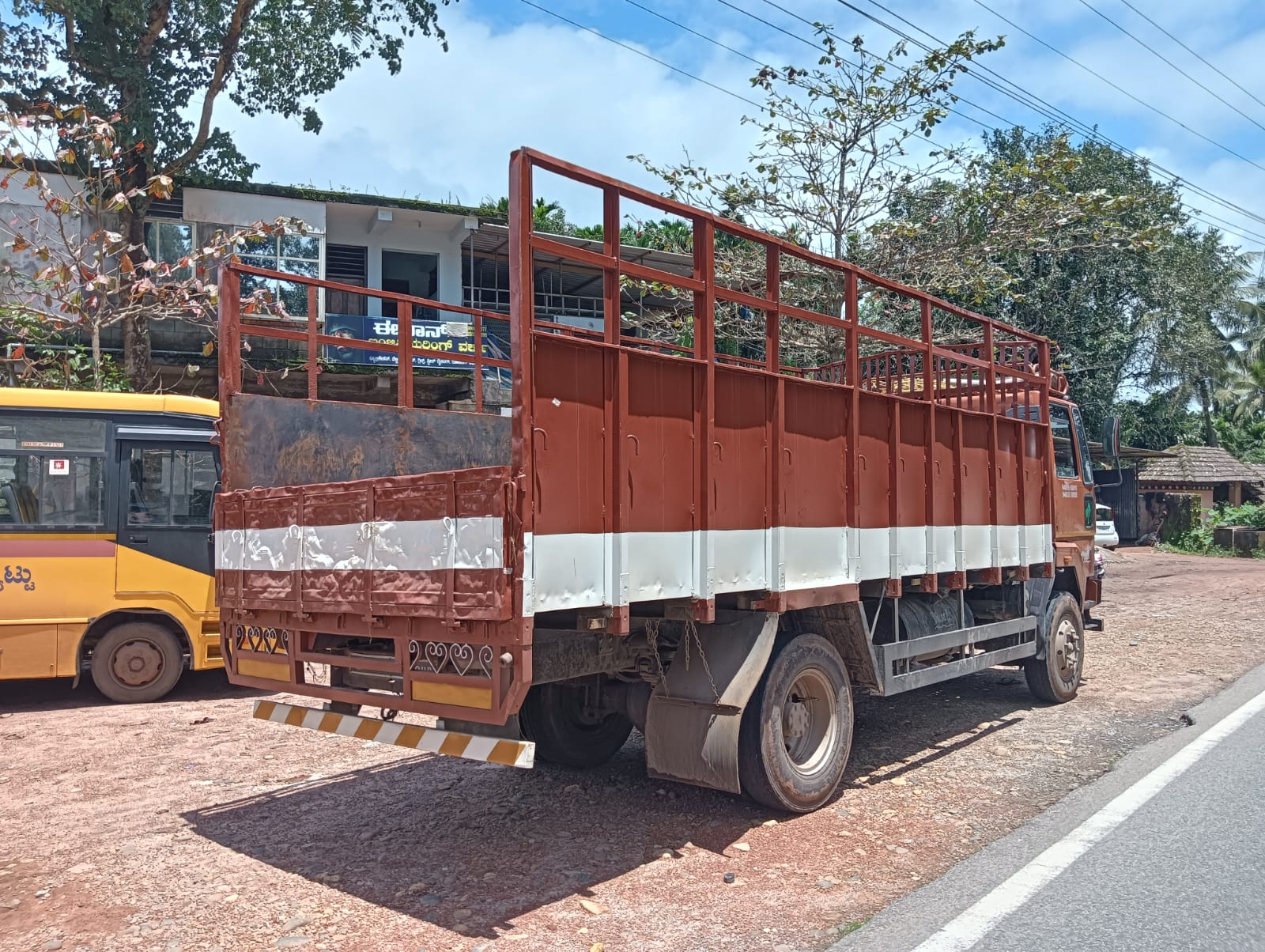 Leyland Ecomet 6 Wheel 9.5 Ton 2019 Model Used Truck