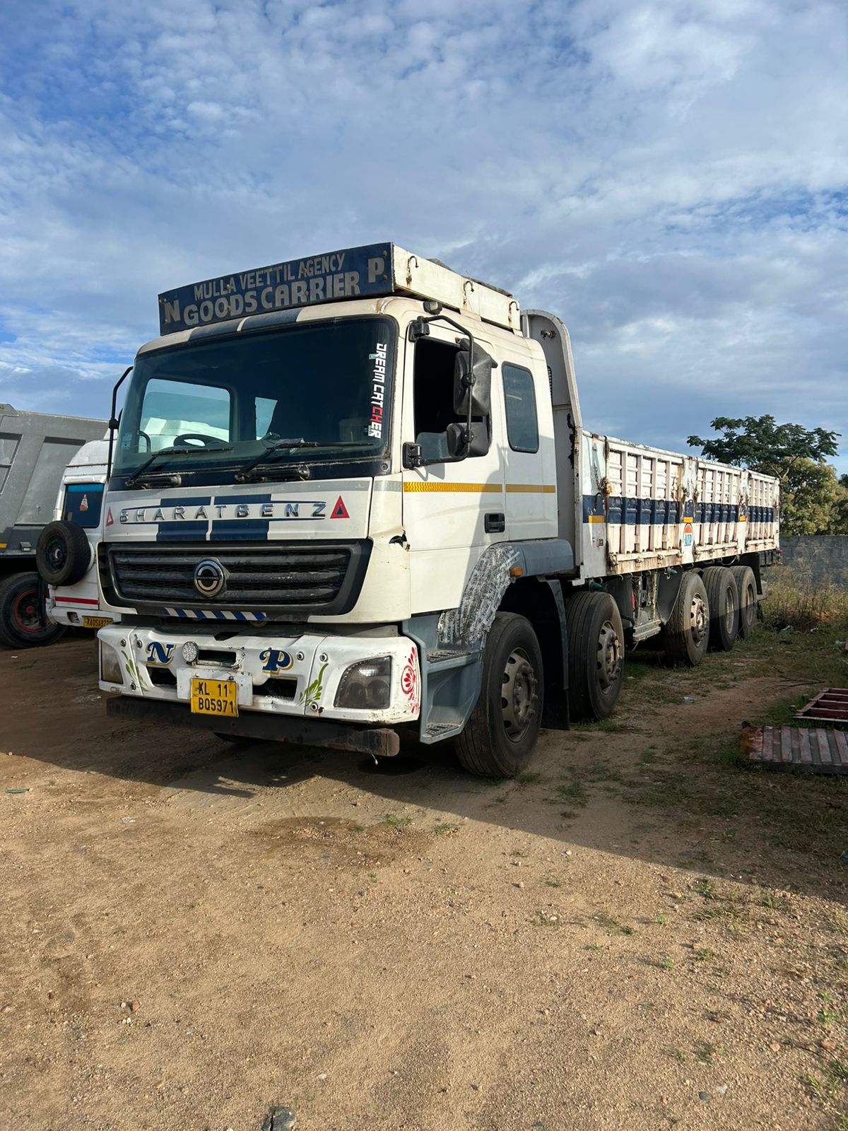 BharatBenz Goods Carrier 14 wheel 2019