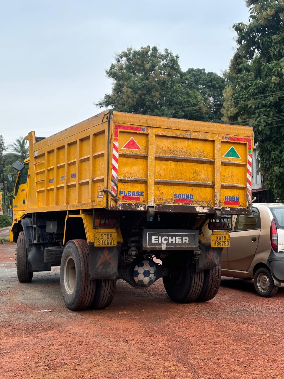 Eicher Terra 2015 - 6 wheel Tipper