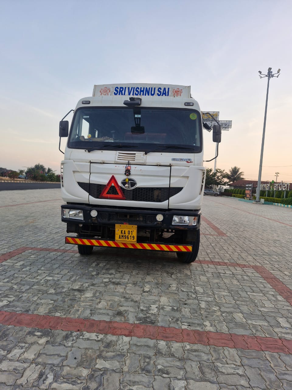 Tata Signa 4825 - 2023 16 Wheel Used Trucks