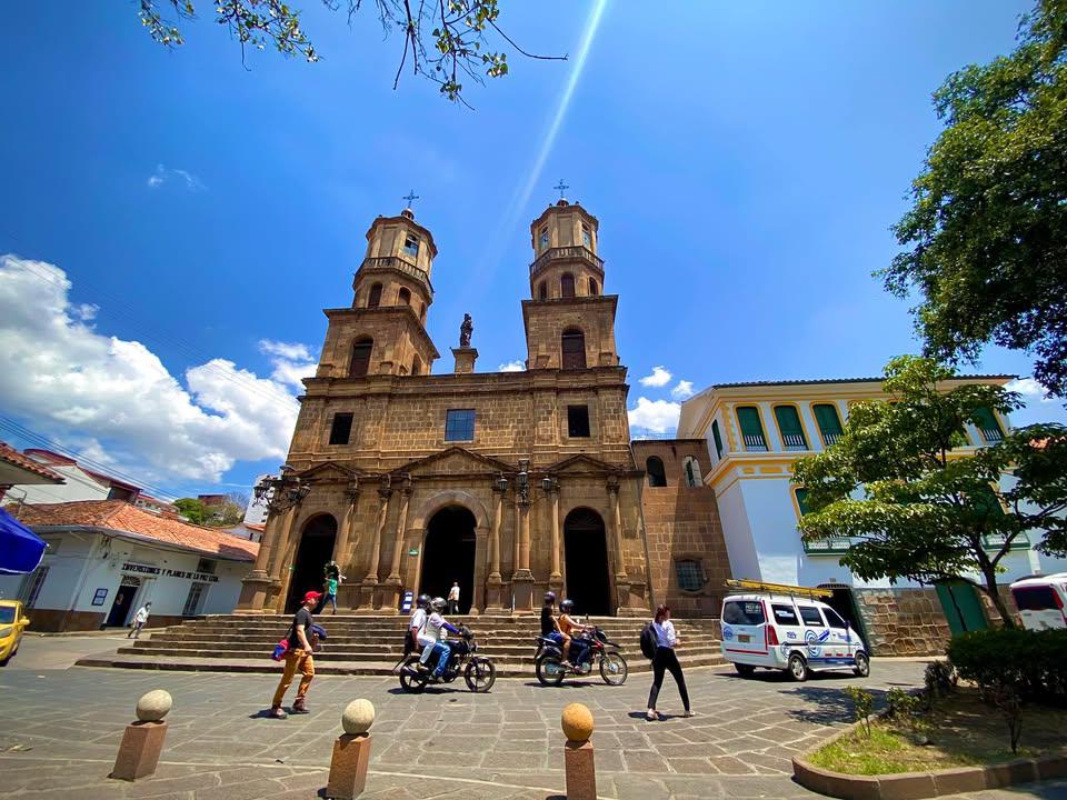 🇨🇴 Paquete San Gil & Barichara – Aventura y Encanto Colonial – 5 Días / 4 Noches (Plan Todo Incluido)