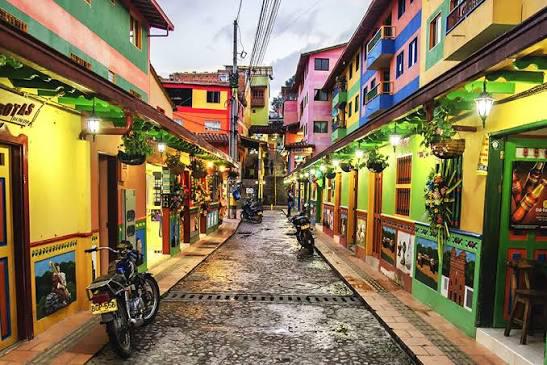 🇨🇴 Paquete Medellín – Encanto Paisa & Cultura Urbana – 5 Días / 4 Noches 