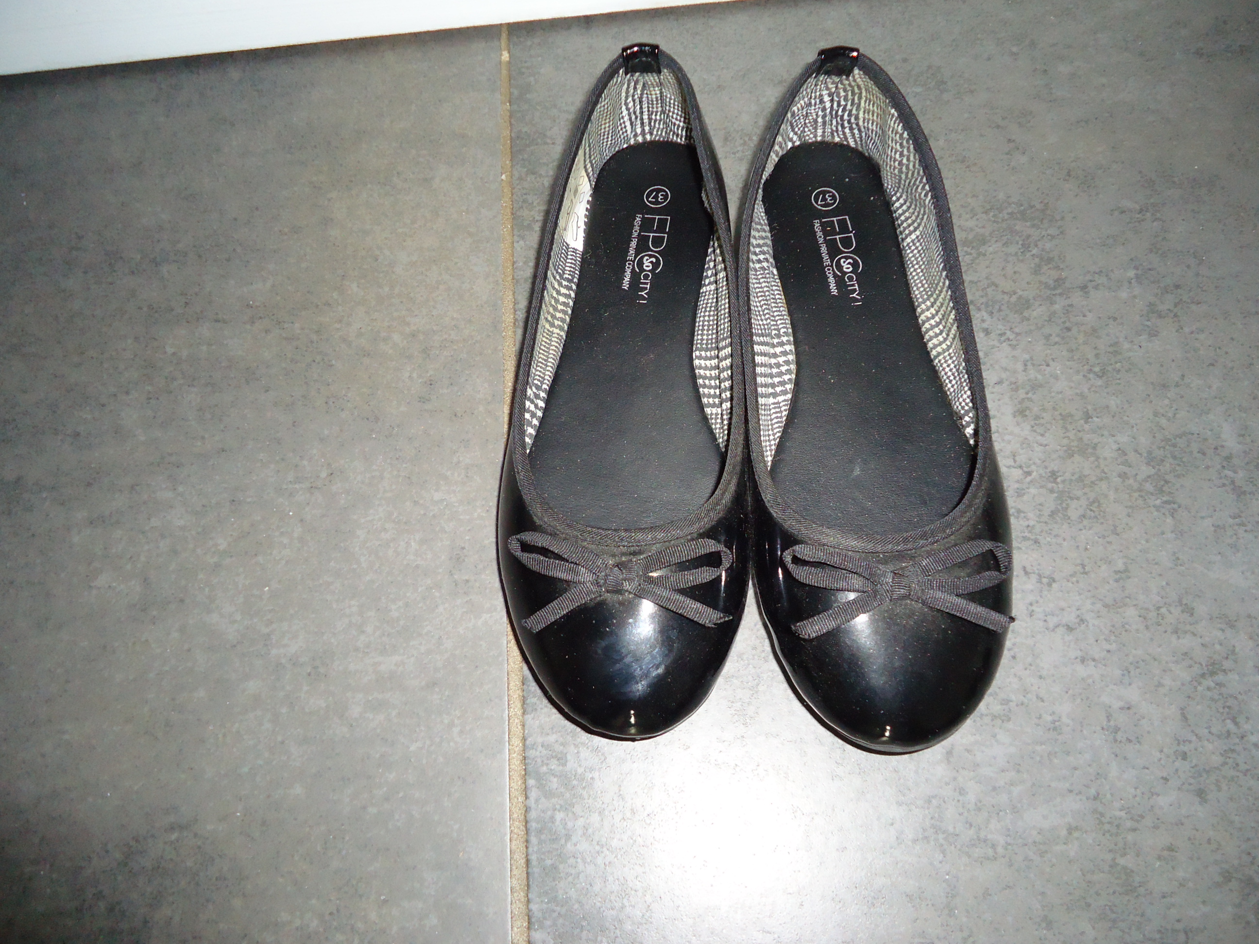 Ballerines noires classiques