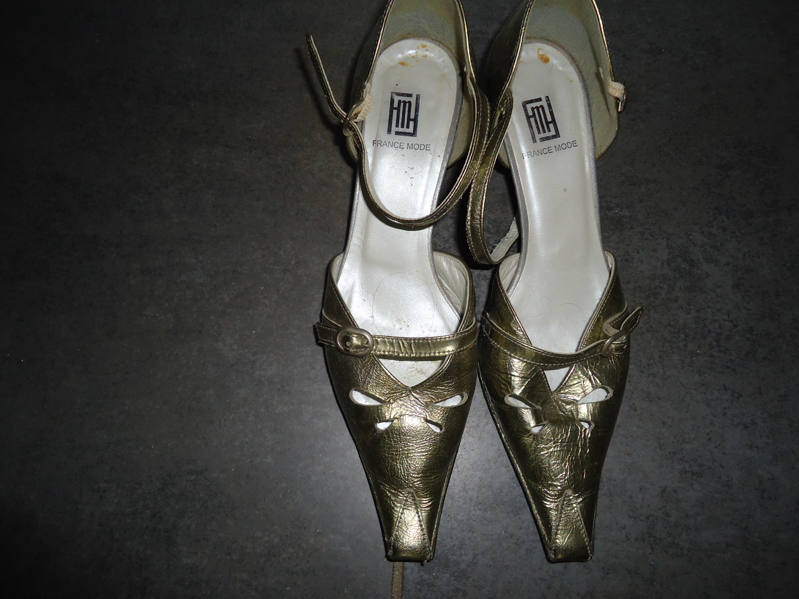 Escarpins dorés vintage