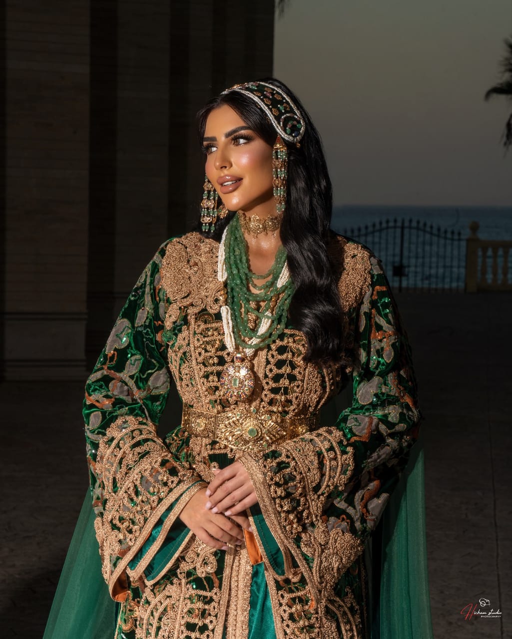 Robe traditionnelle élégante verte