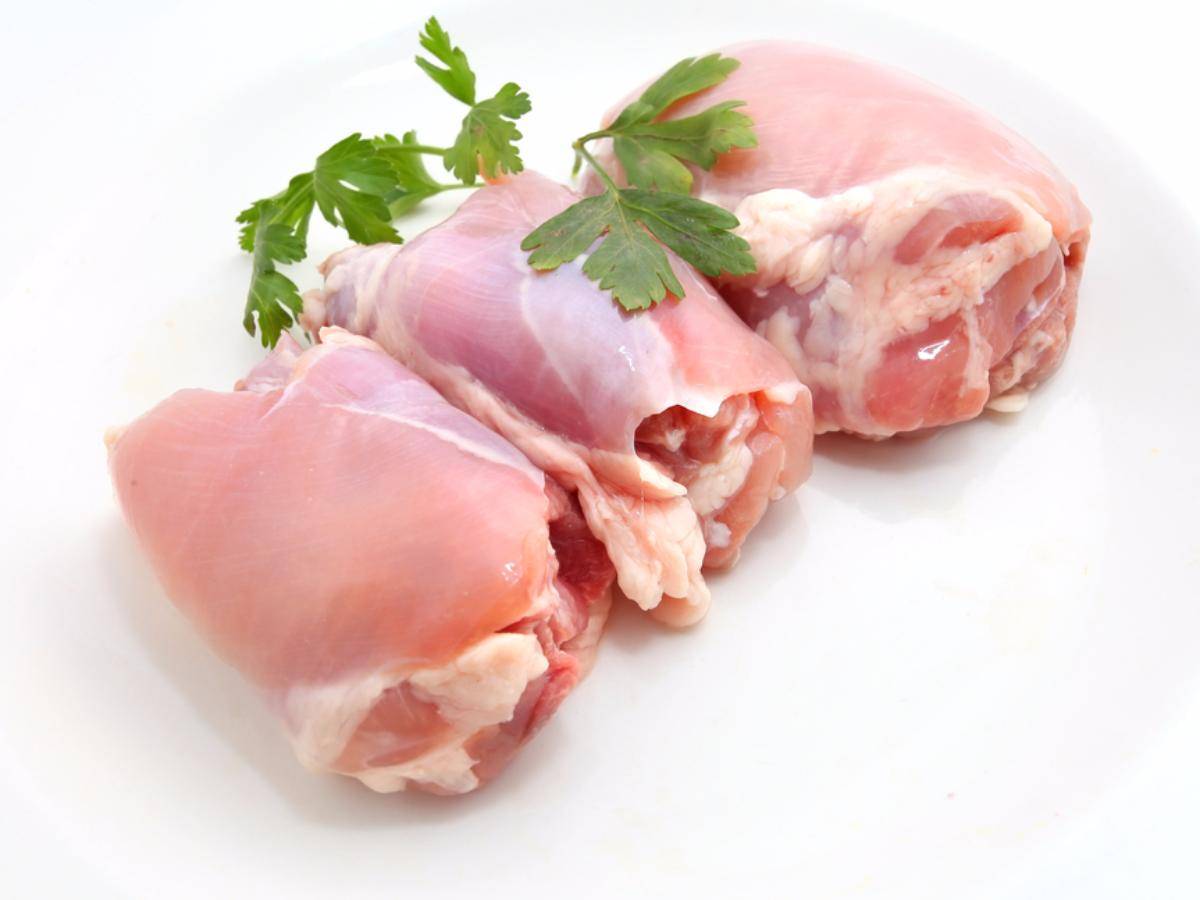 Chicken Thighs Boneless - per KG