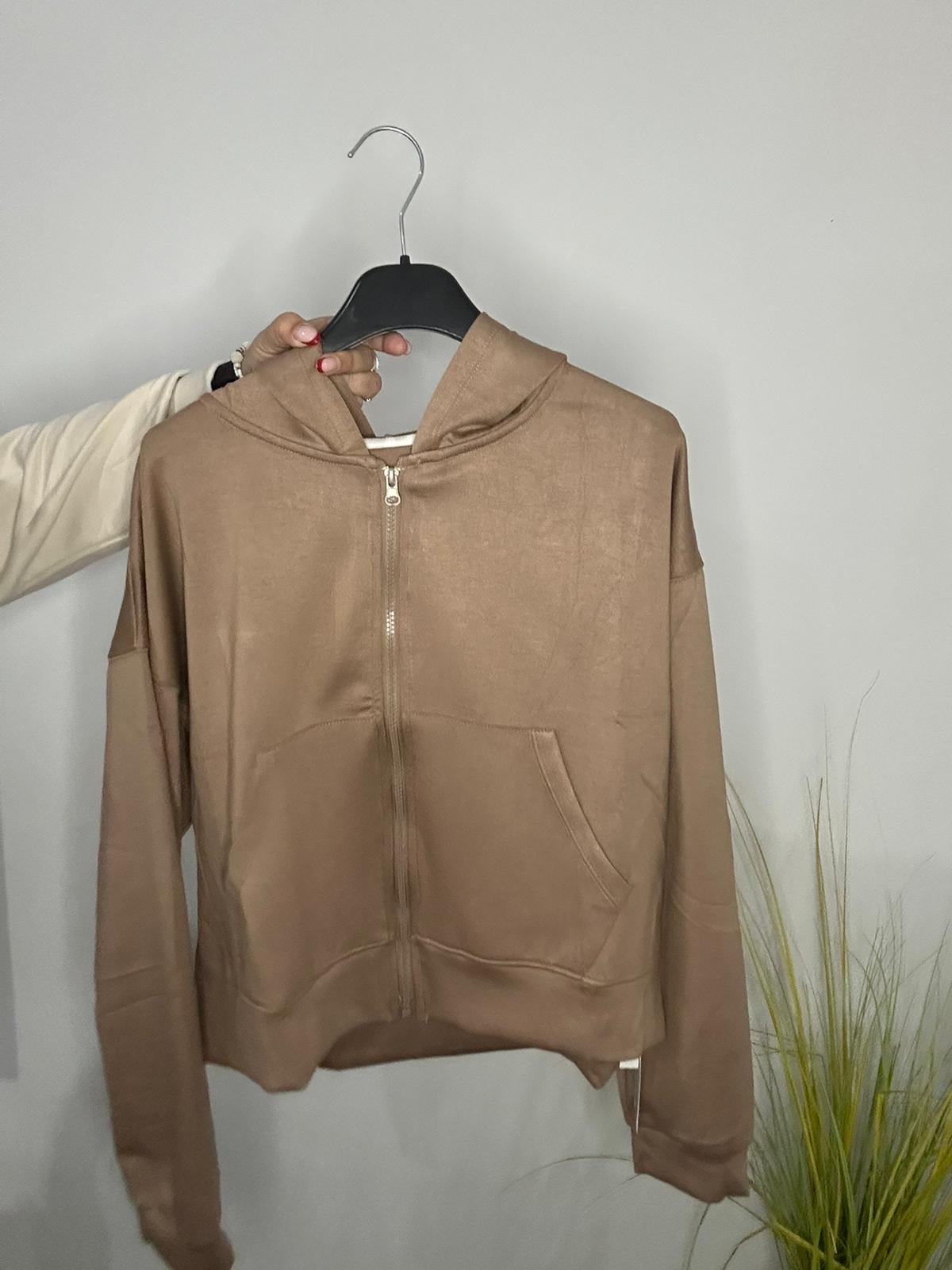 Sudadera con capucha marrón