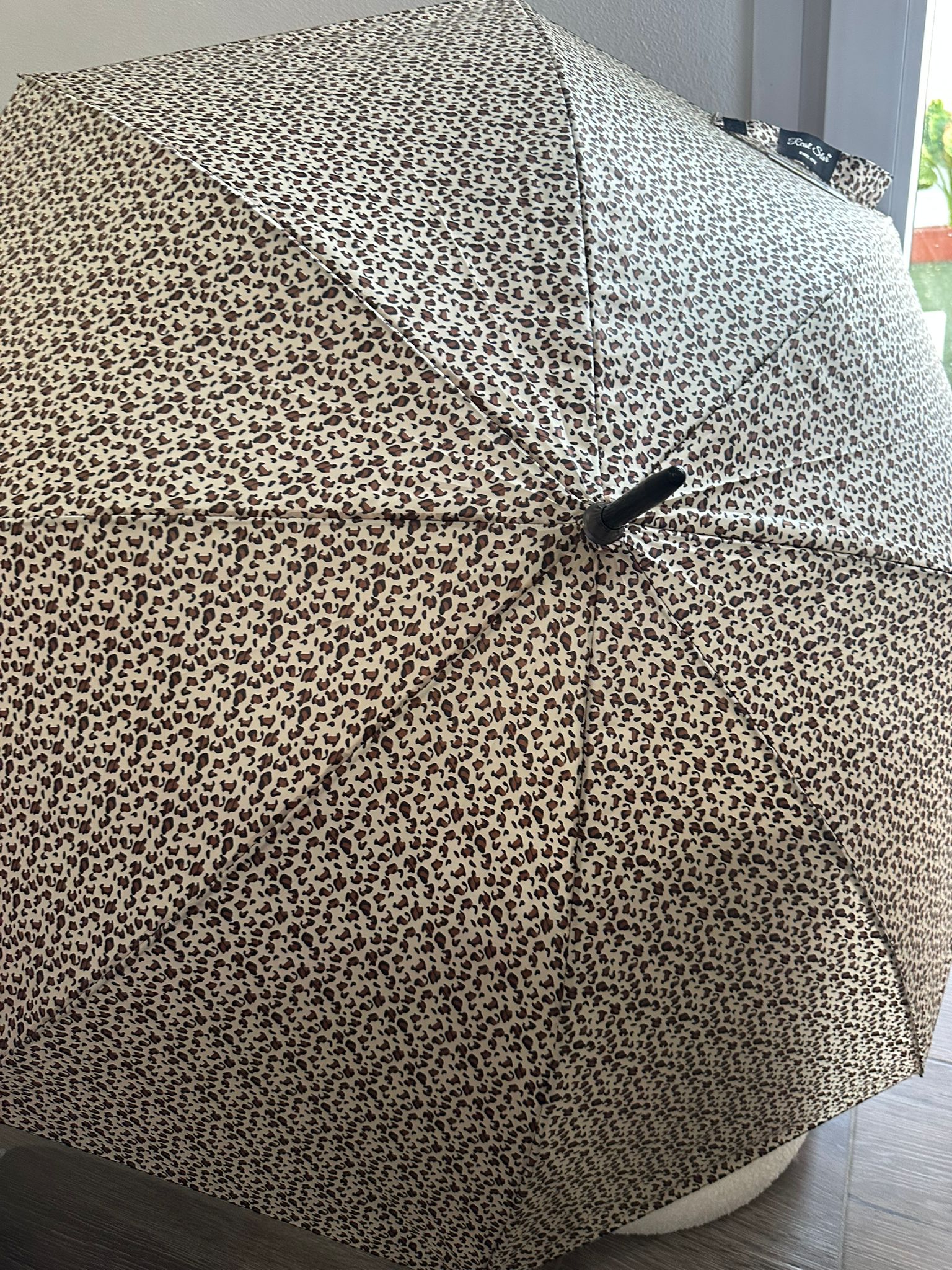 Paraguas estampado de leopardo marron