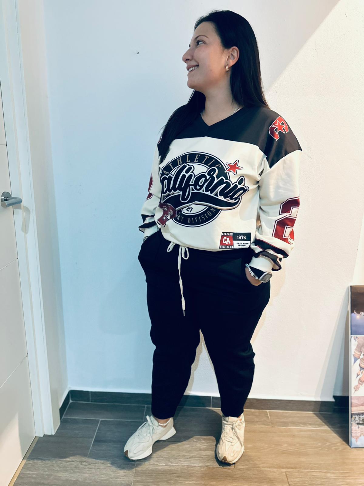 Chandal  estilo varsity California Negro