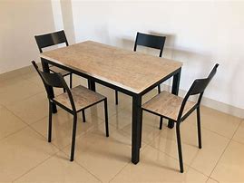 Conjunto de mesa e cadeiras para jantar