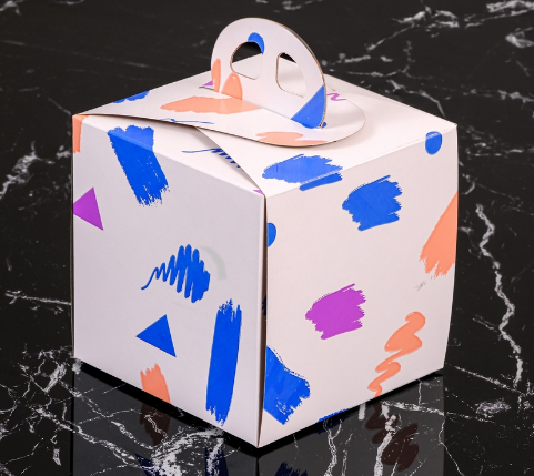 Lot de 50 Boîtes à Gâteaux Carrée Imprimée avec Poignée – 12 x 12 x 12 cm  