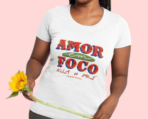 Camiseta 'Amor em Foco'