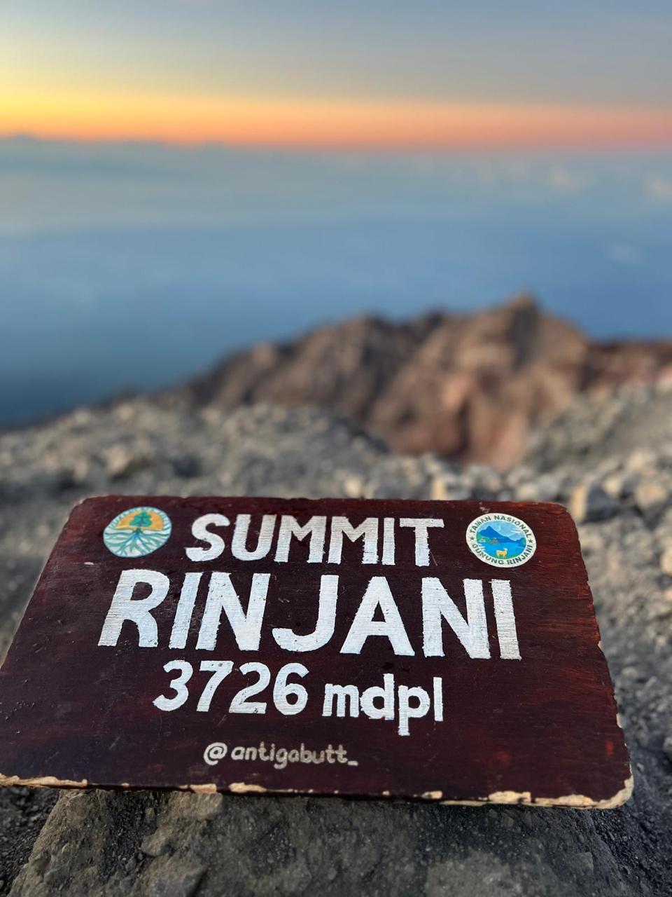 Rinjani Trekking 2H/1M
