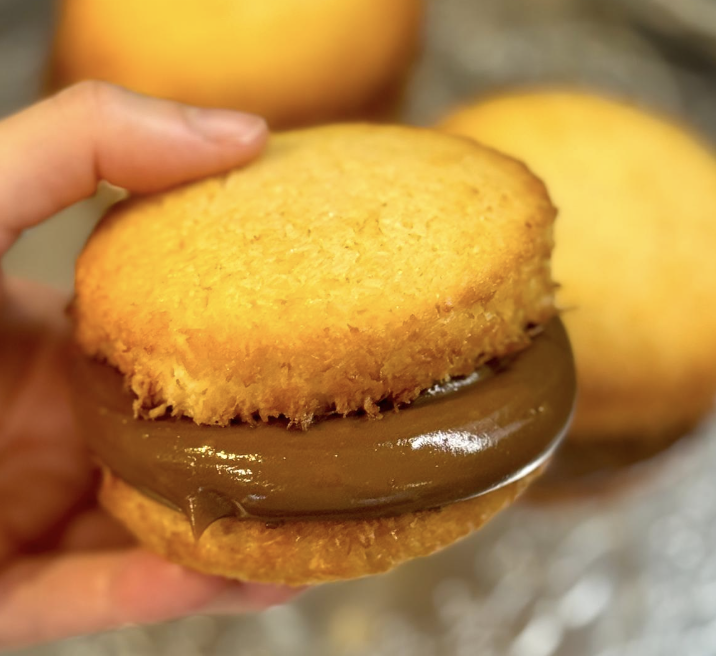 Alfajor Coco y Dulce de leche
