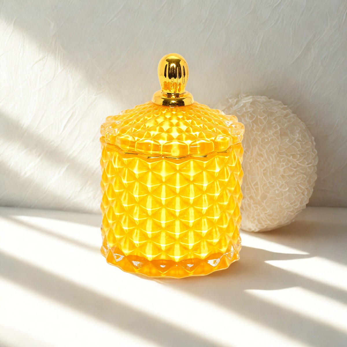 Mini Royal Yellow -kynttilä kultaisella reunuksella