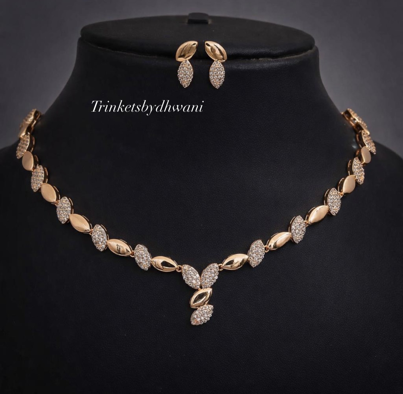 Gold Plated Leaf Necklace Set