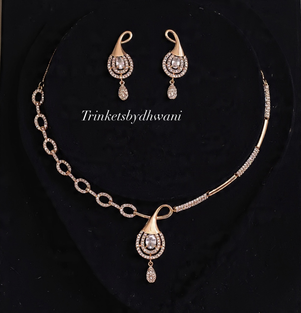 Elegant Crystal Necklace Set